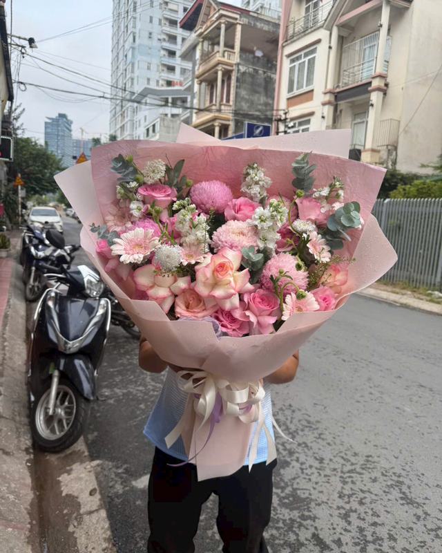 Bó hoa hồng đồng tiền pastel – Mộng Hồng