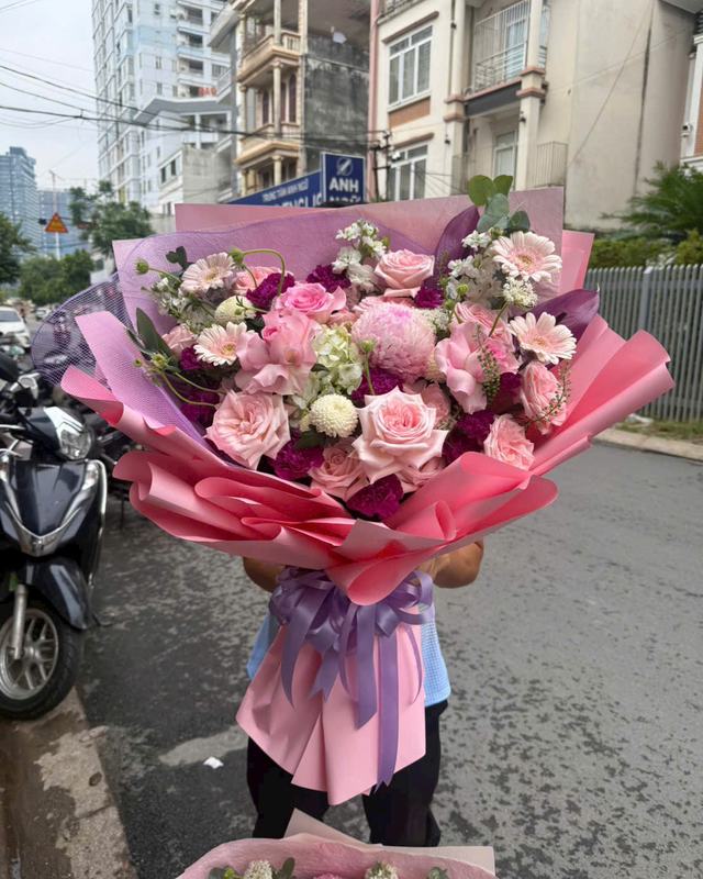 Bó hoa hồng pastel phối cúc – Chiều Thương