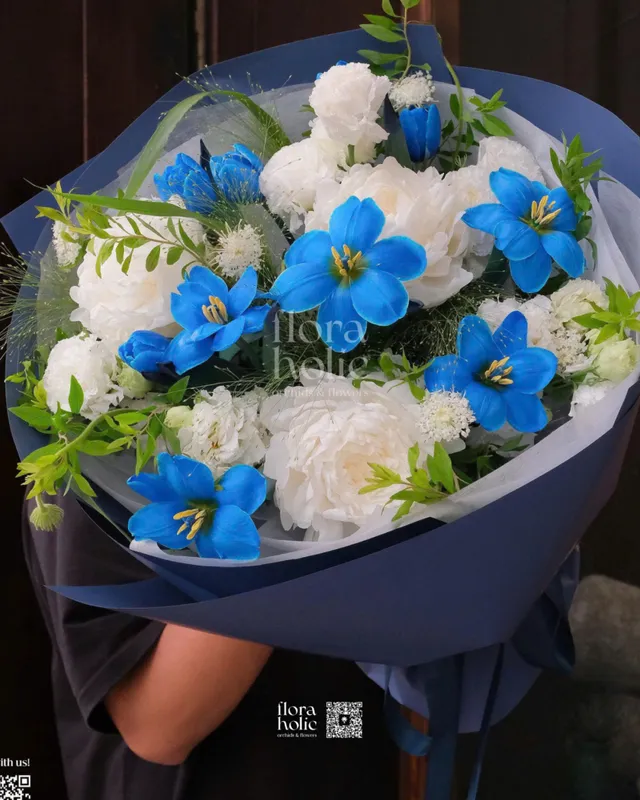 Bó hoa xanh trắng